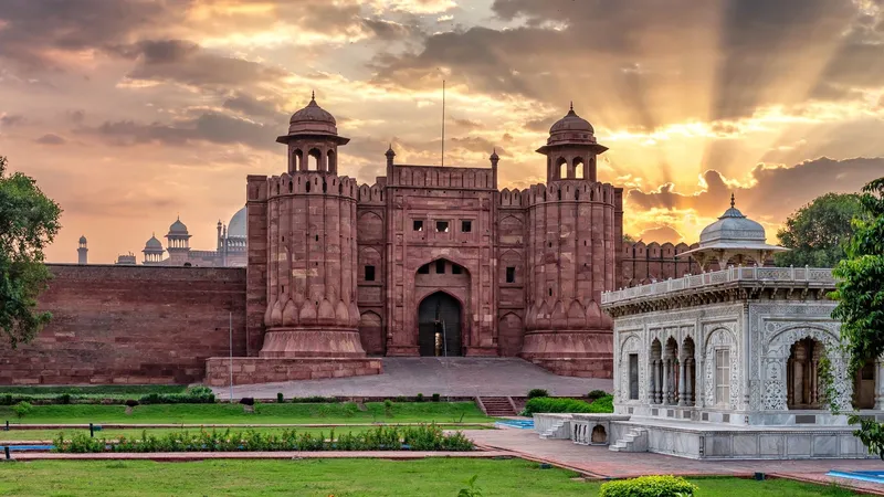 Lahore Fort (Shahi Qila)