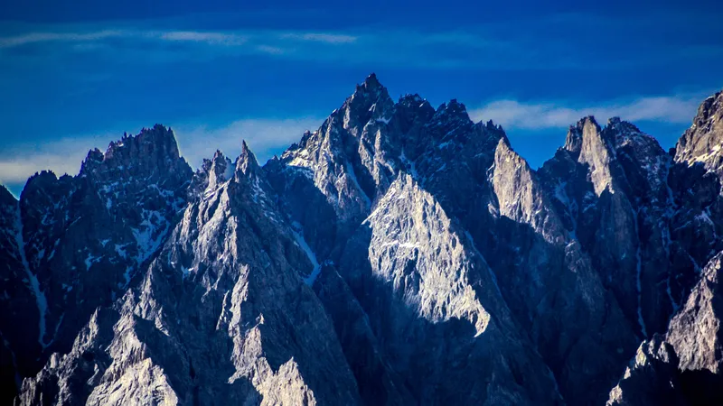 Passu Cones